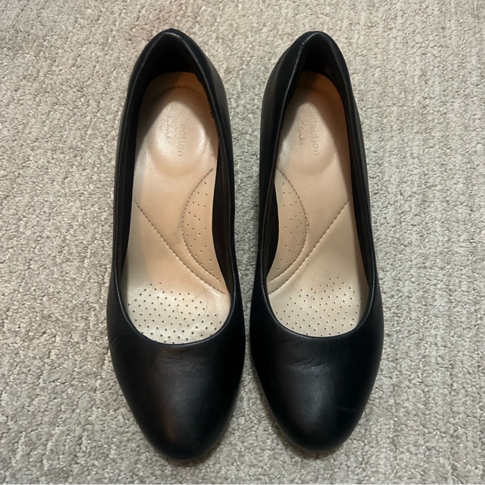 FLIGHT ATTENDANT USED UNIFORM HEELS
